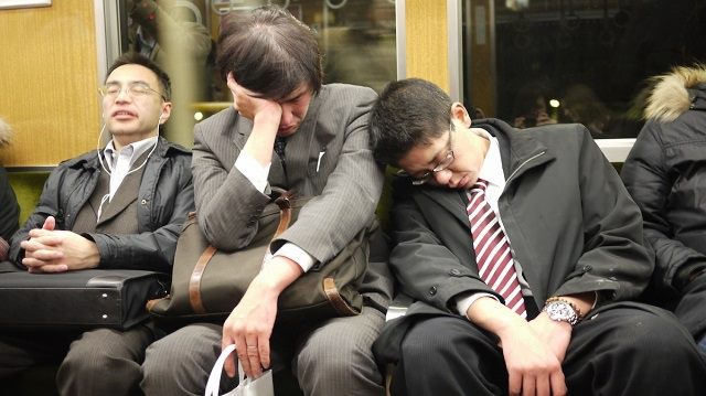 Японцы стали чаще умирать от переутомления на работе
