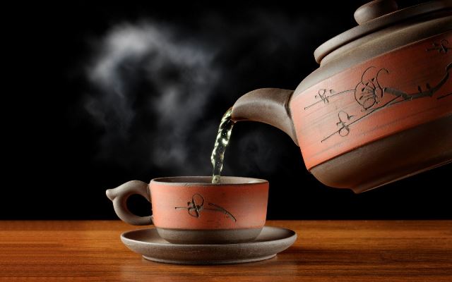 Читать ВОЗ признала горячие кофе и чай источником рака