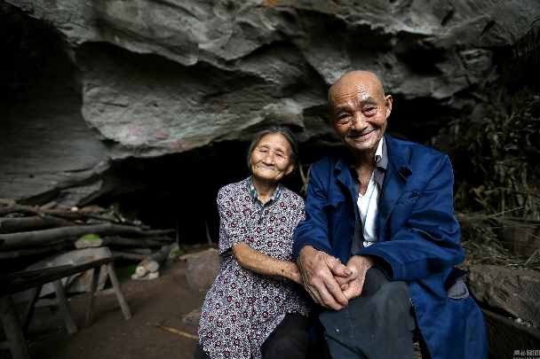 Семейная пара из Китая прожила в пещере 54 года