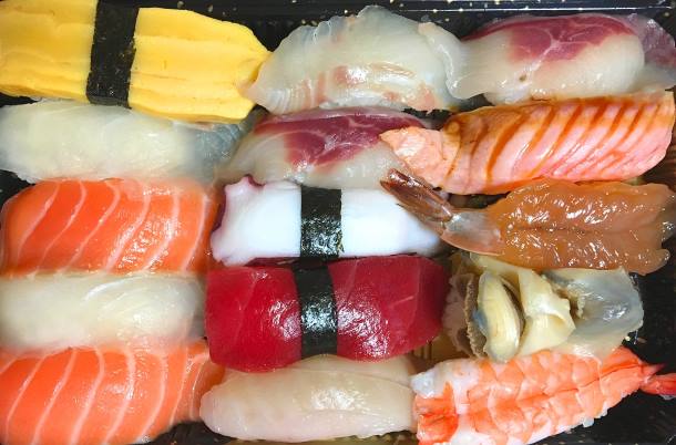 Эксперты предупреждают о рисках связанных с употреблением суши