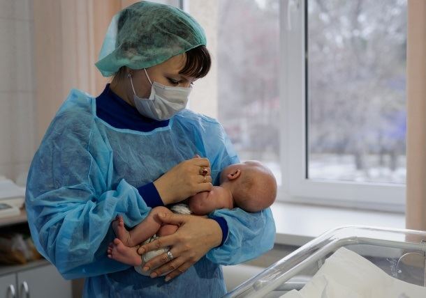 Кемеровские хирурги восстановили новорожденному мальчику пищевод