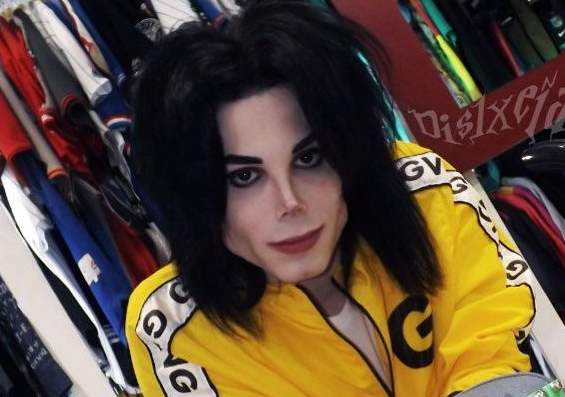 Аргентинец потратил 30 тысяч долларов, чтобы стать копией Майкла Джексона